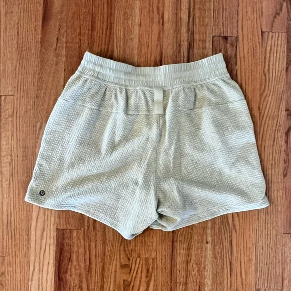 Lululemon At Ease 5” Shorts - Picture 3 of 4